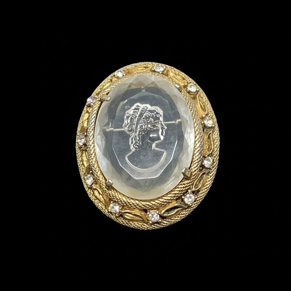 Vintage Lucite Intaglio Cameo Brooch Classical Lady Rhinestone Gold Tone